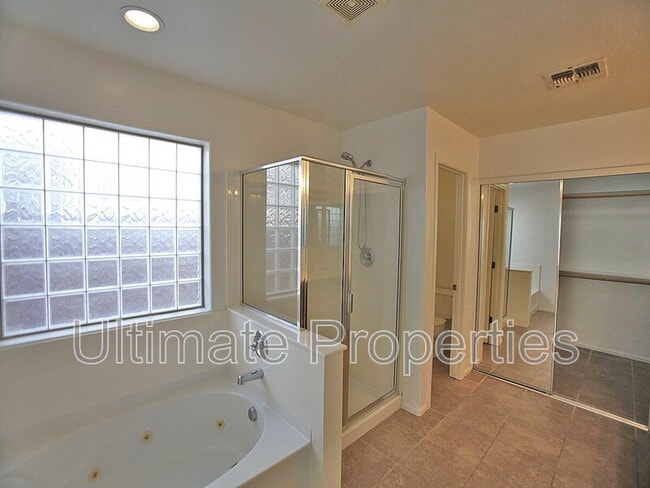 Building Photo - 25679 W Miami St