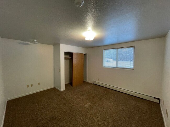 Building Photo - 1 Bedroom 1 Bathroom unit located in Wasilla!