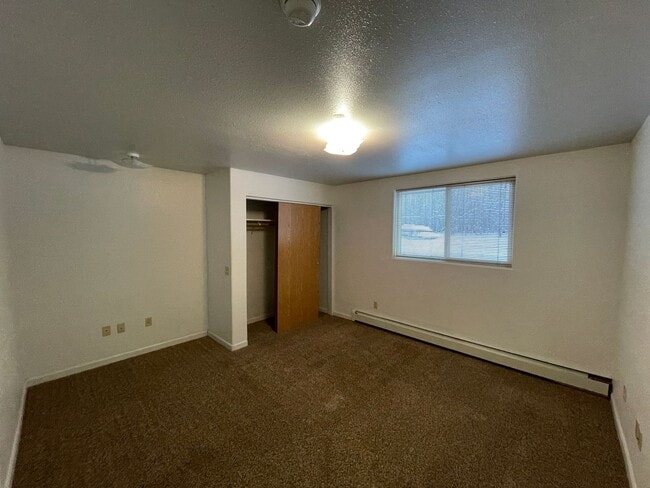 Building Photo - 4004 E Steven Dr