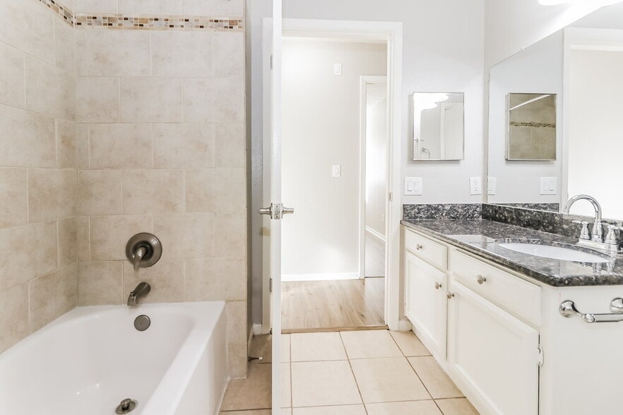 Building Photo - 19514 Glenway Falls Dr