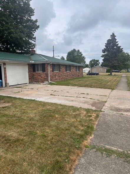 Building Photo - 3031 Reeves Ave