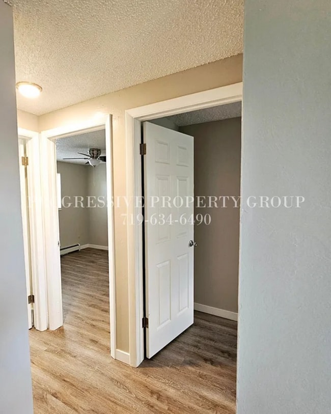 Building Photo - Charming Renovated 2-Bedroom – Includes Utilities | Move In Now – Next Month’s Rent is Waived!