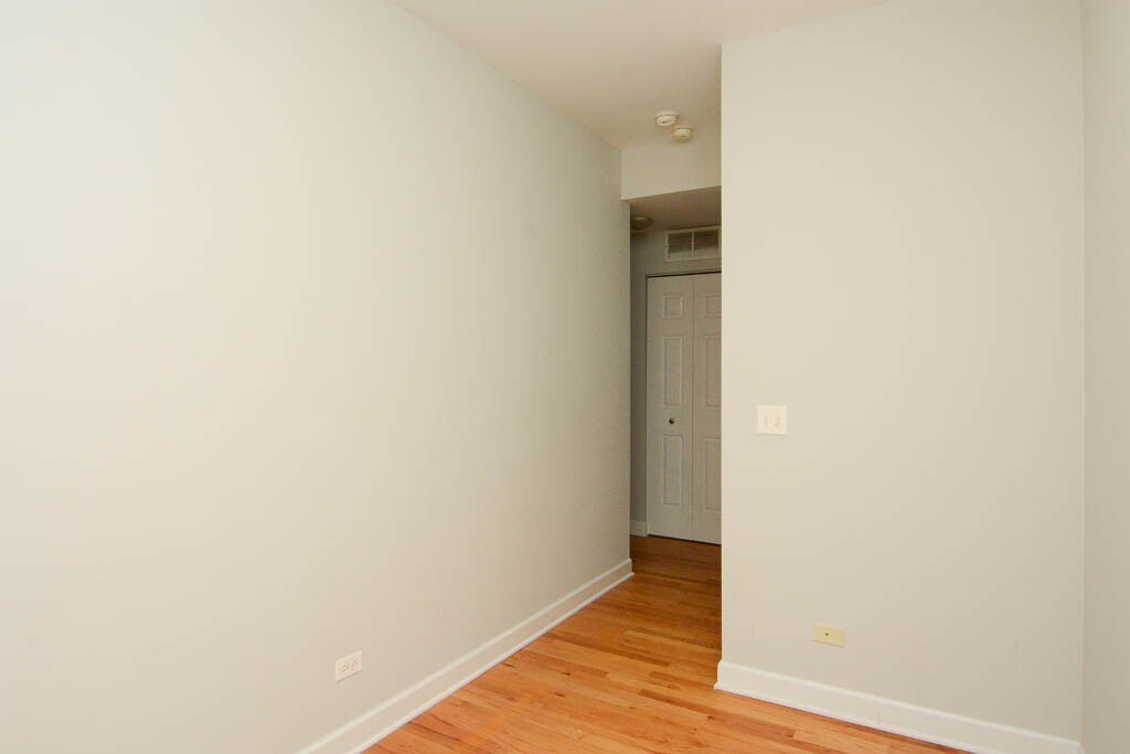Building Photo - 3251 N Clifton Ave