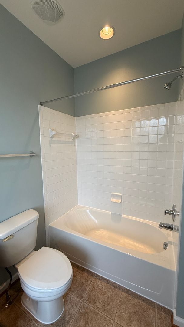 Building Photo - River Oaks Townhouse