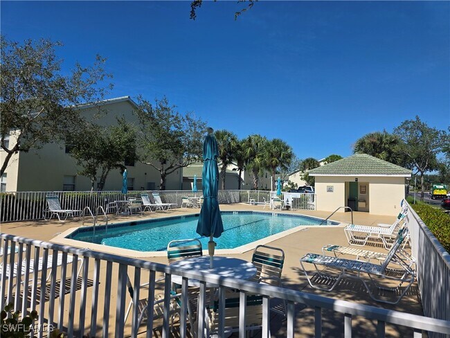 Building Photo - 4940 Cougar Ct S