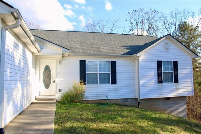 Building Photo - 3755 Fern Creek Dr