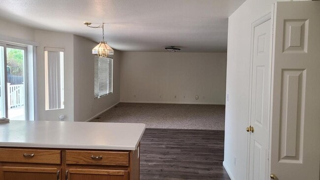 Building Photo - 1321 Red Mountain Dr