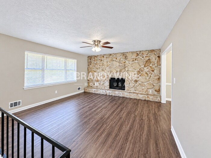 Building Photo - 8932 Raven Dr