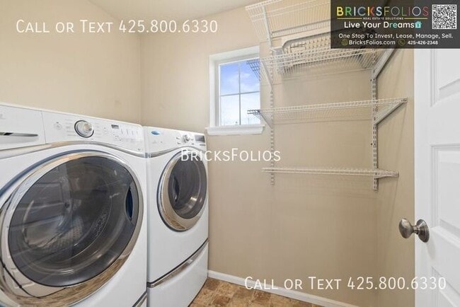 Building Photo - Picture Yourself Living in This East-Facing Bothell Home in the Northshore School District.