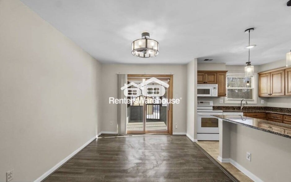 Building Photo - 241 Cedarmere Cir