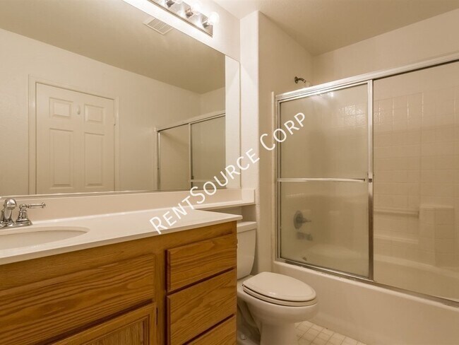 Building Photo - 18004 Flynn Dr