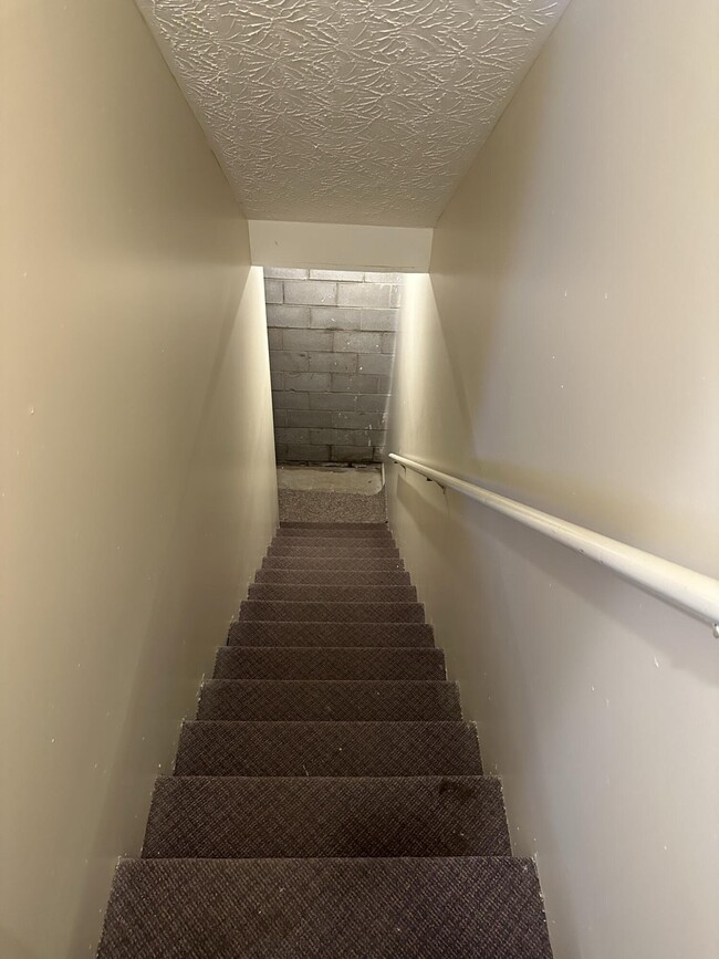 Building Photo - 1021 Excel Ct