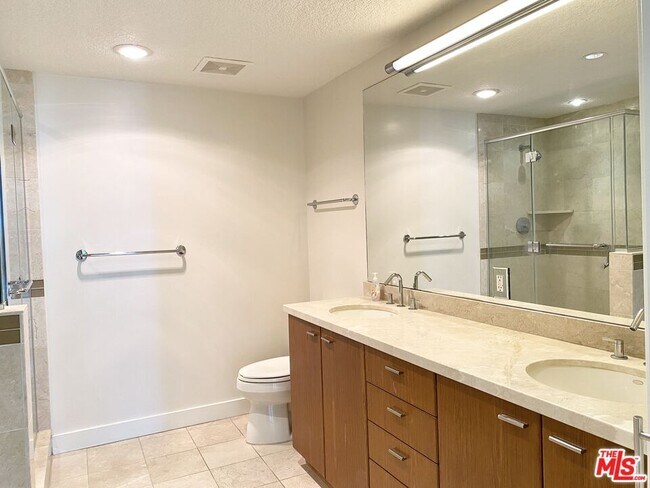 Building Photo - 3141 Michelson Dr