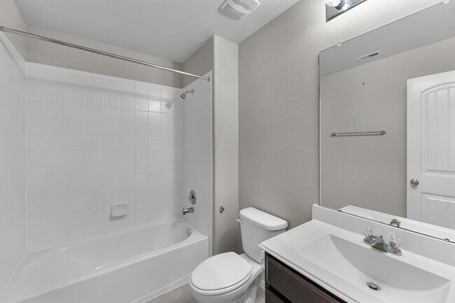 Building Photo - 29243 Jacobs River Dr
