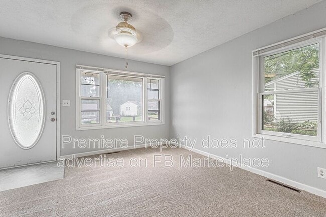 Building Photo - 7334 NE 51st St