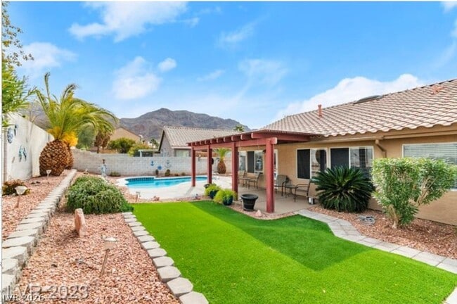 Building Photo - 6578 Hedge Top Ave