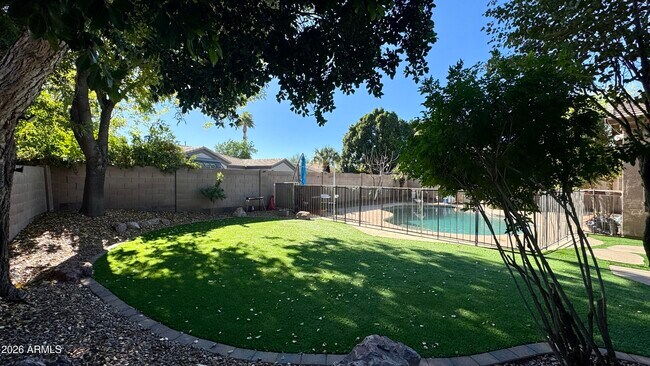 Building Photo - 571 W Locust Dr.