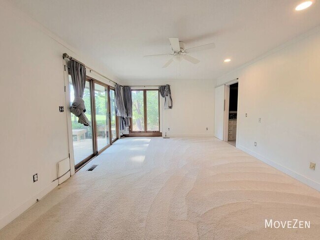 Building Photo - 6829 Greystone Dr