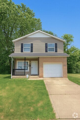 Building Photo - 4 Bedroom 2 Bathroom Single Family Home