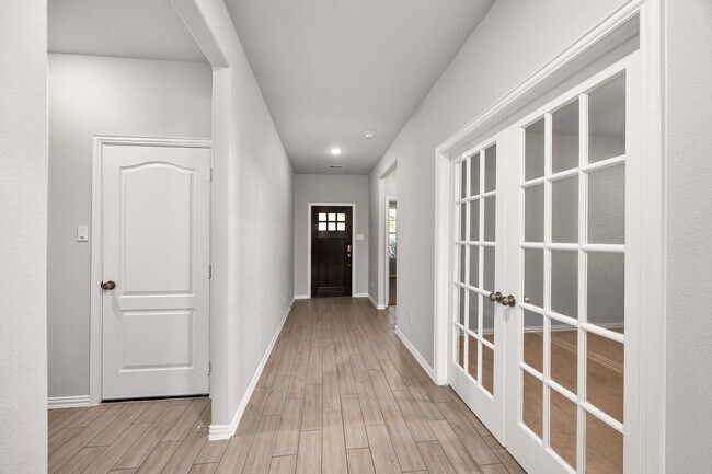 Building Photo - 8315 Divot Trce