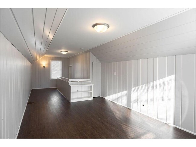 Building Photo - 5247 Dupont Ave N