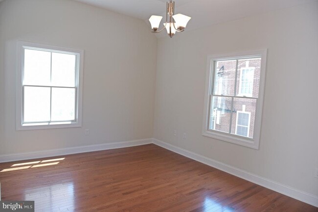Building Photo - 205 Nassau St