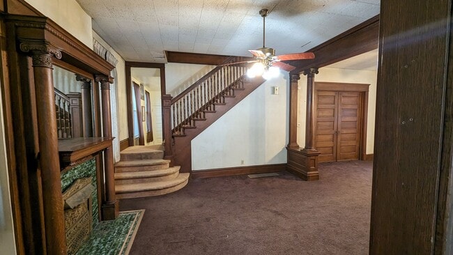 Building Photo - 707 Brady-707