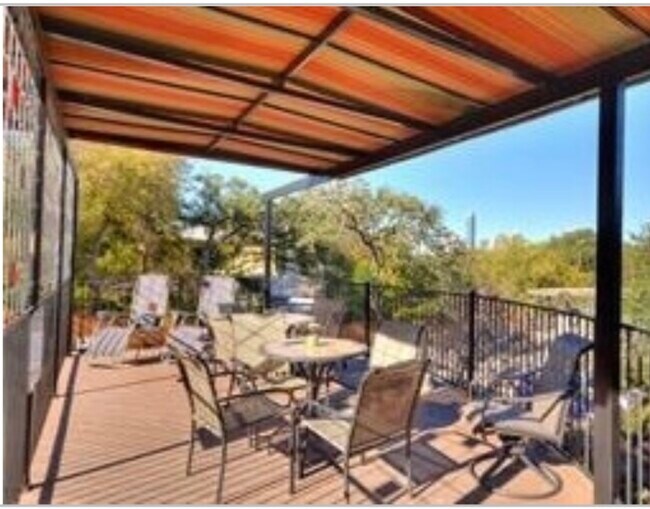 Crows Nest - 1202 Newning Ave