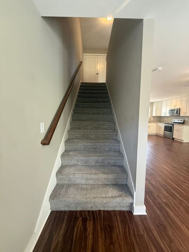 Building Photo - FOR RENT - Beautiful Modern Townhouse in Madison