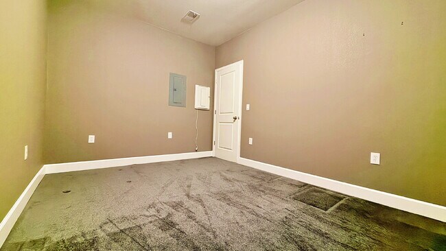 Building Photo - FANTASTIC 2019 4 Bed 3.5 Bath Ranch with over 3,000 finished SqFt in the Castlewood Neighborhood ...