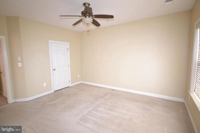 Building Photo - 8921 Amelung St