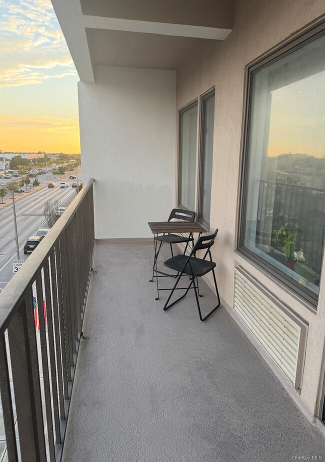 Building Photo - 235 W Park Ave