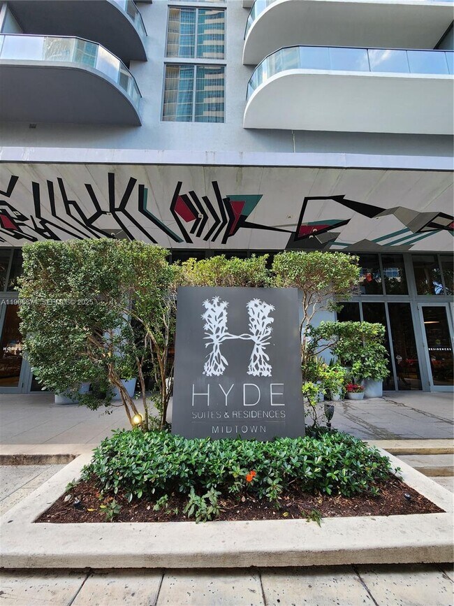 Building Photo - 121 NE 34th St