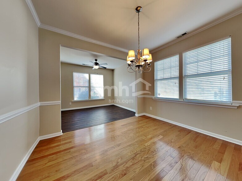 Building Photo - 10233 Broken Stone Ct