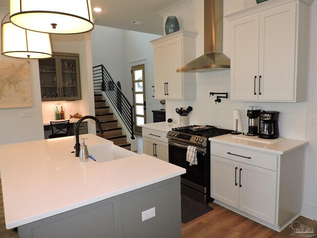 Building Photo - 13833 Red Drum Ct