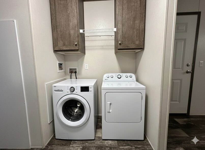 Building Photo - 26 Bing St N