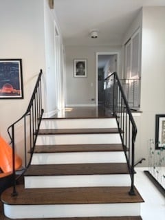 Building Photo - 2860 Arlington Ave