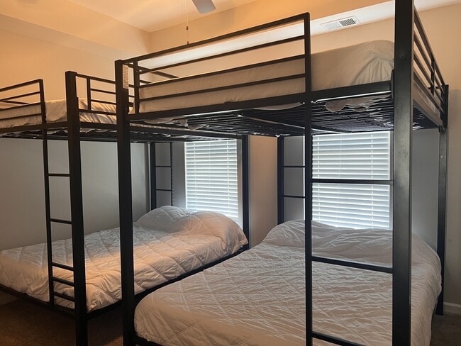 Building Photo - 3453 Bristol Ln