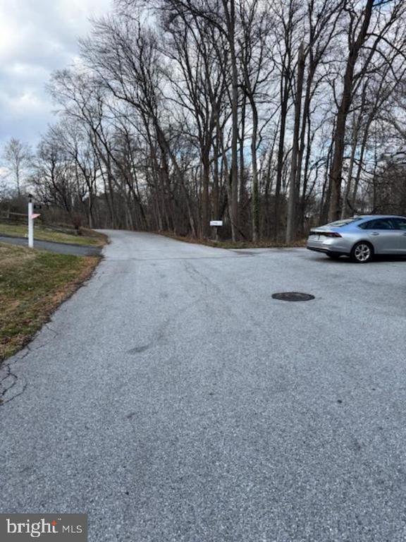 Building Photo - 85 Valley Rd