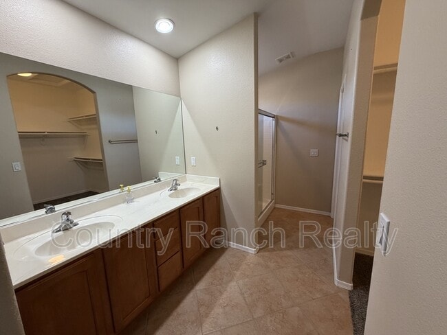 Building Photo - 2460 Topanga Dr