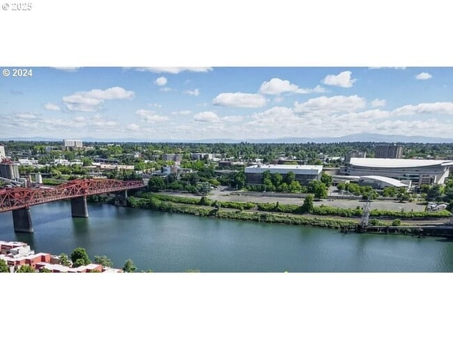 Building Photo - Modern Waterfront Living at The McCormick Pier! Call TODAY to schedule a tour! 503-664-4101