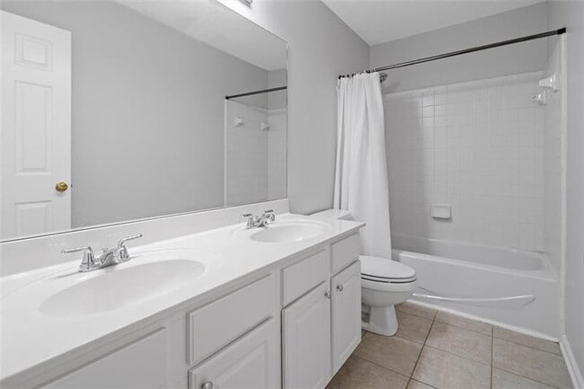 Building Photo - 4220 Hunters Green Way NE