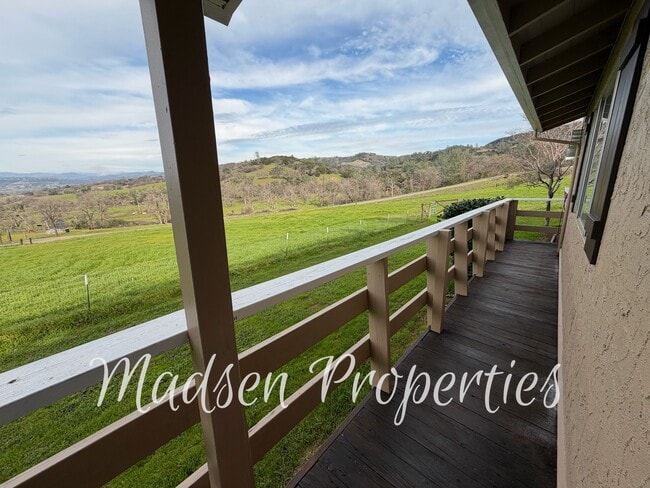 Building Photo - 784 Flag Creek Rd