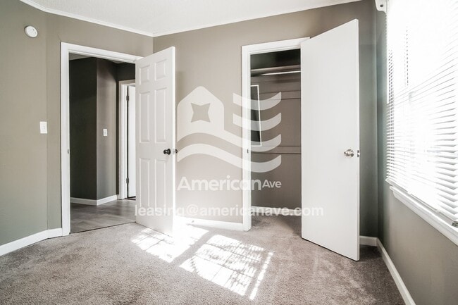 Building Photo - 504 N Dogwood St