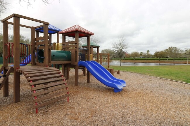 Building Photo - 221 Wooded Crossing Cir