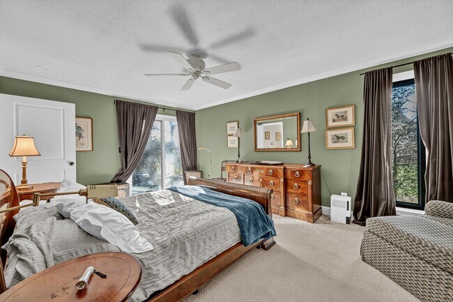 Building Photo - 123 Heritage Vlg