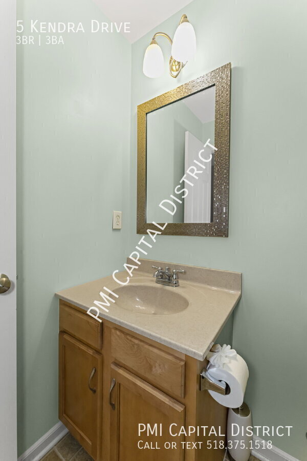 Building Photo - 5 Kendra Dr