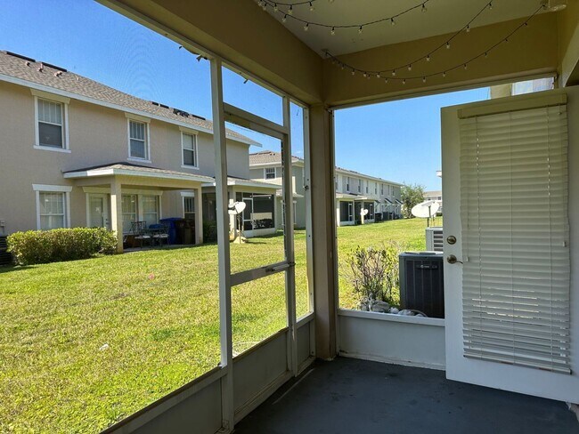 Building Photo - Three Bedroom Townhome at Cypress Lakes in Kissimmee
