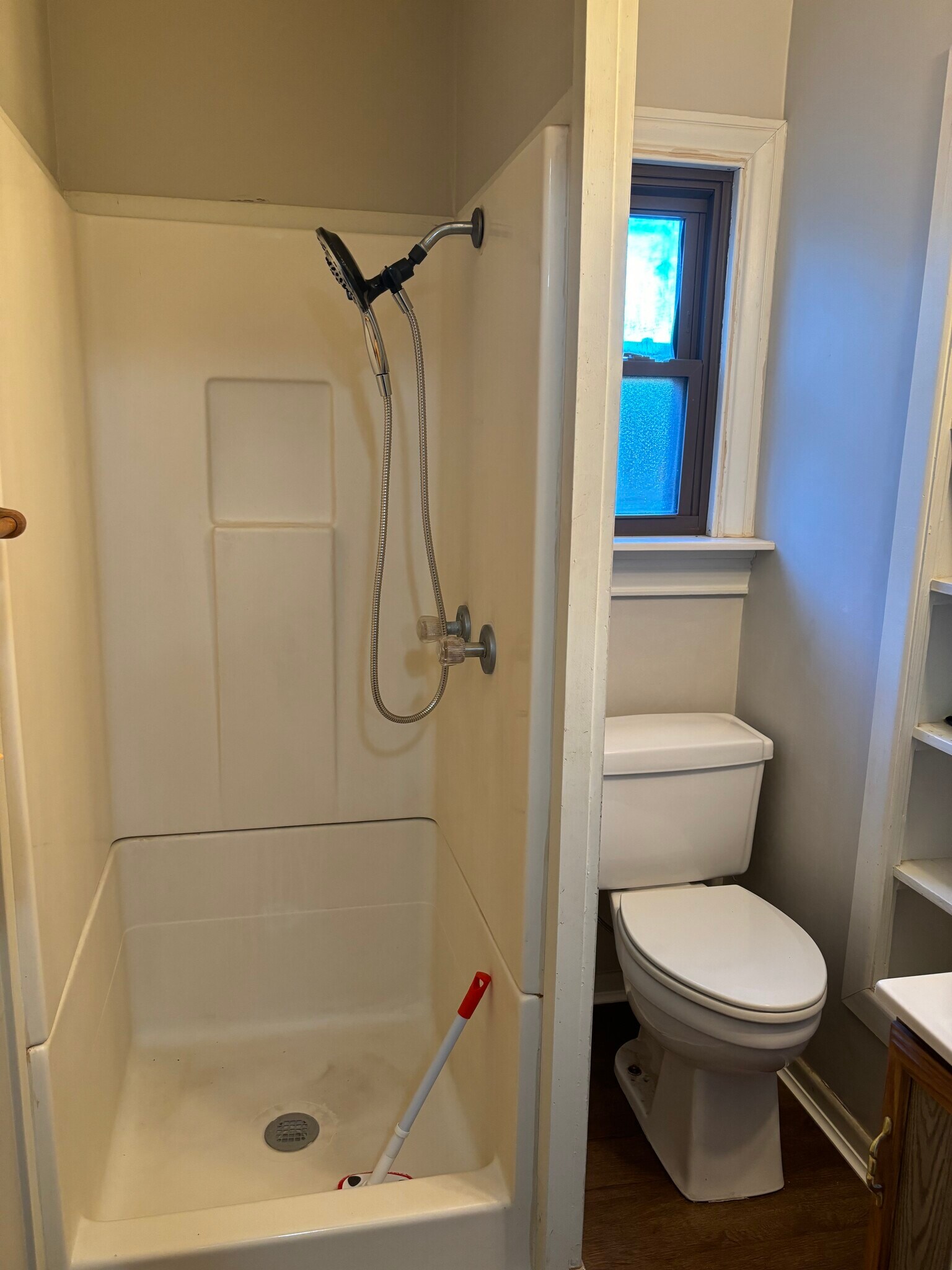 Bathroom 2 - 909 S Milam St
