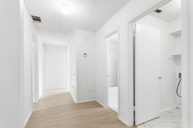 Building Photo - 1702 Spiderlily View
